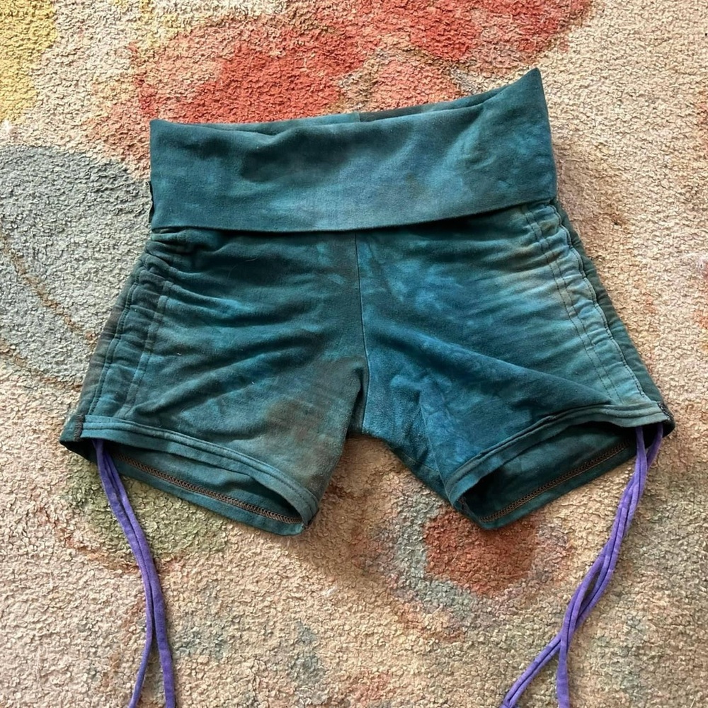 Flowerpot Handmade cinch shorts